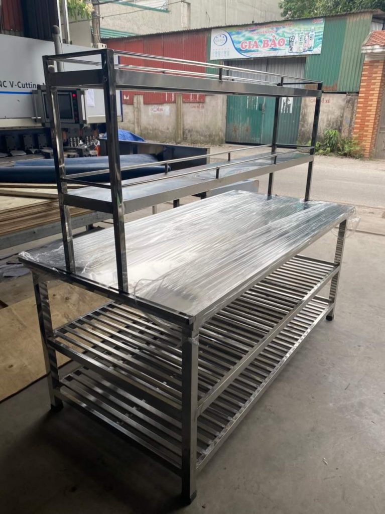 bàn sơ chế có giá phẳng trên
