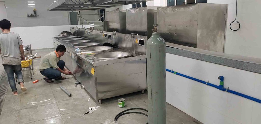 lắp hệ thống bếp từ công nghiệp nhà máy KuKa 