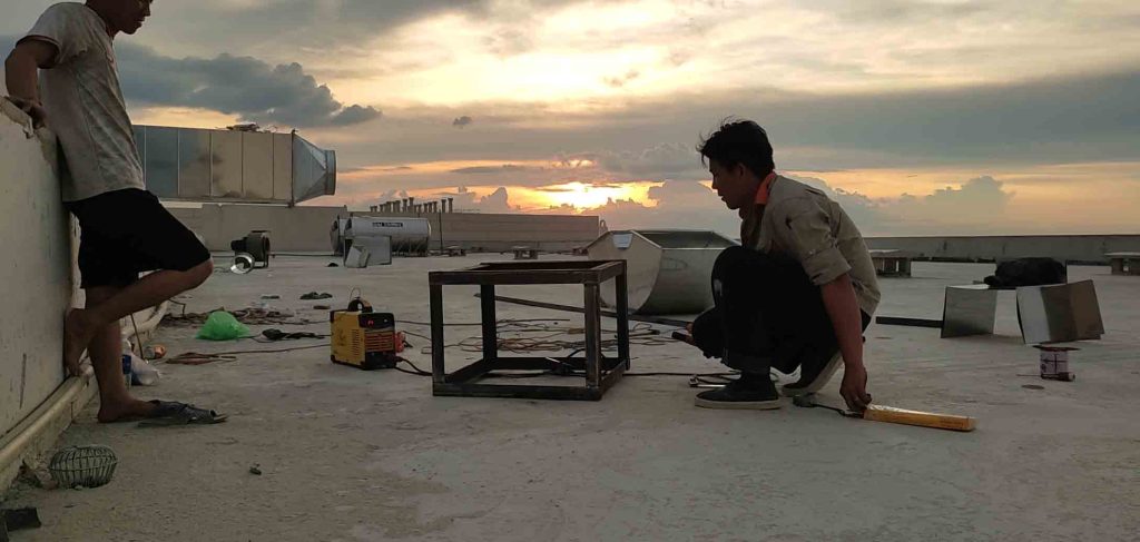 lắp hệ thống hút mùi bếp nhà máy KuKa