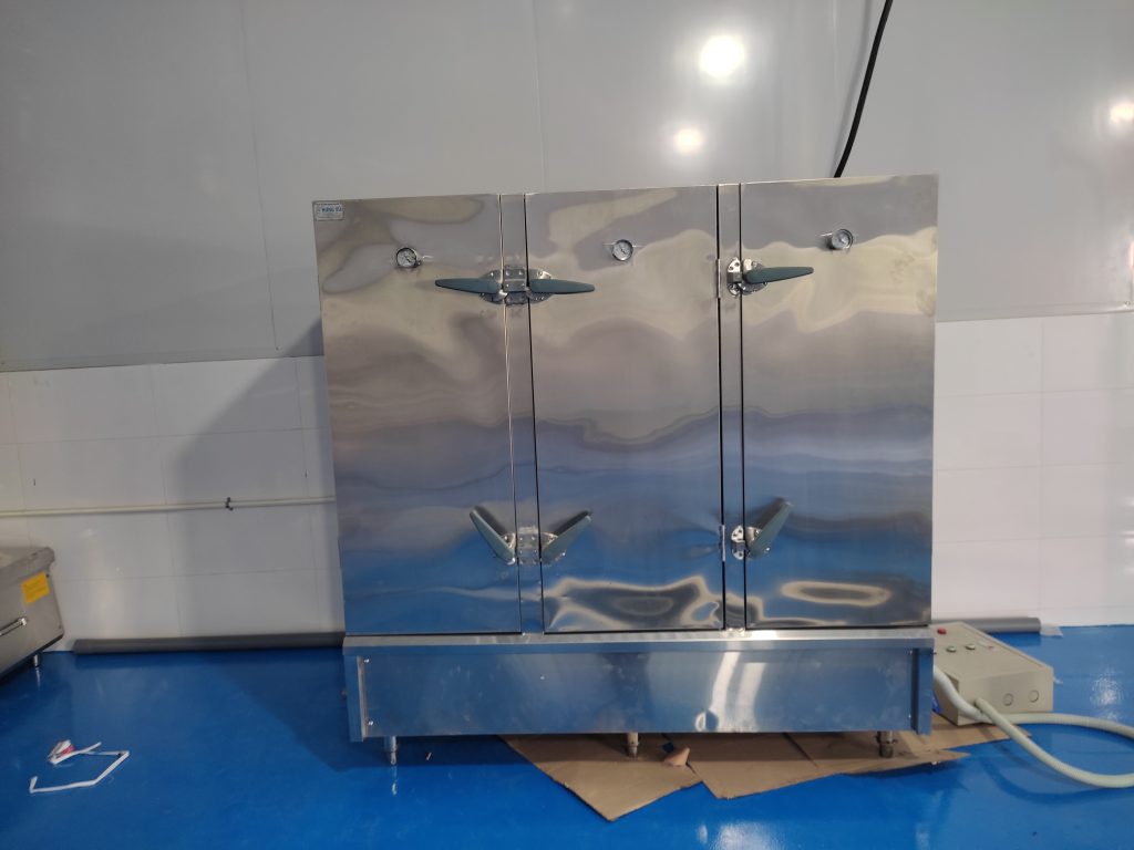 tủ cơm công nghiệp 36 khay