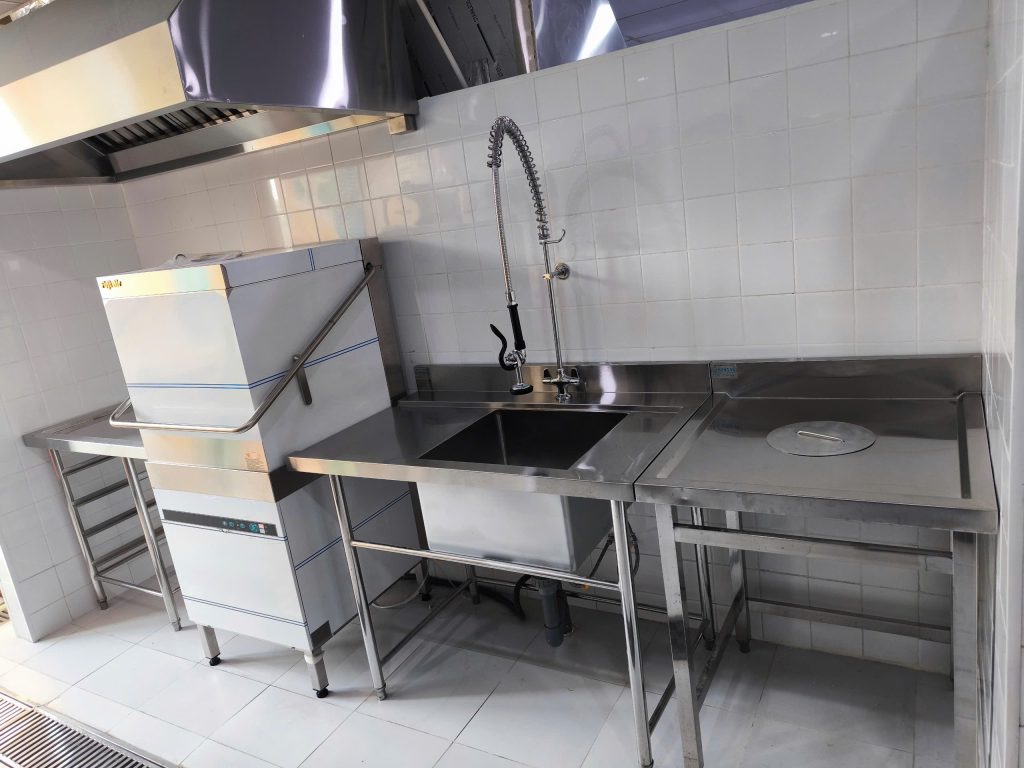 máy rửa bát công nghiệp